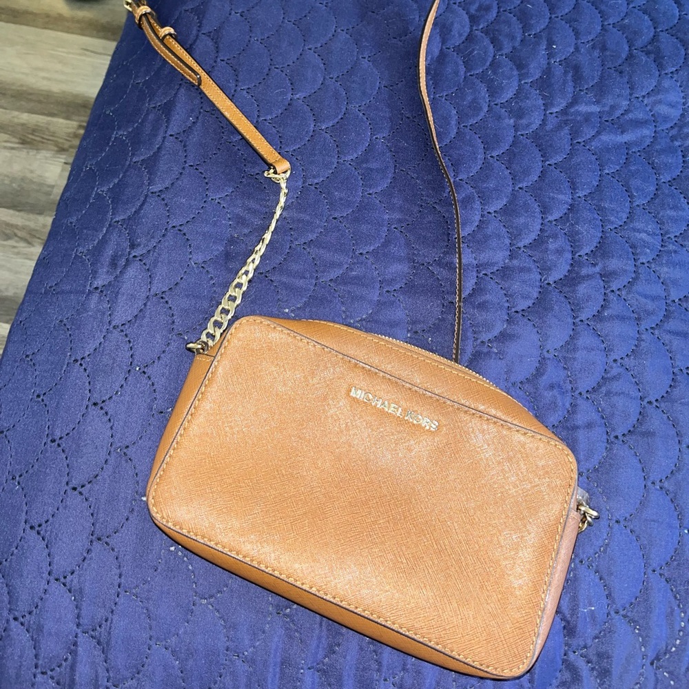 Micheal kors crossbody